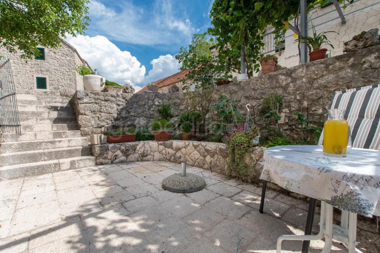 Holiday Home Godinj Donje Rascane Kültér fotó