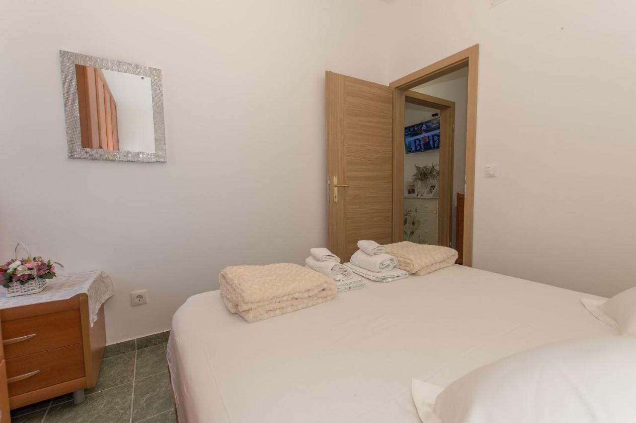 Holiday Home Godinj Donje Rascane Kültér fotó