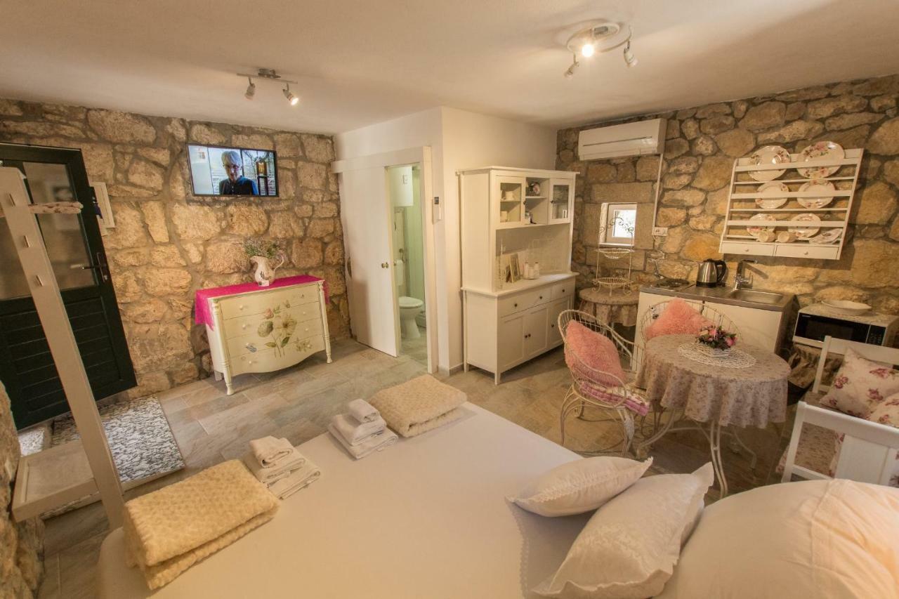 Holiday Home Godinj Donje Rascane Kültér fotó