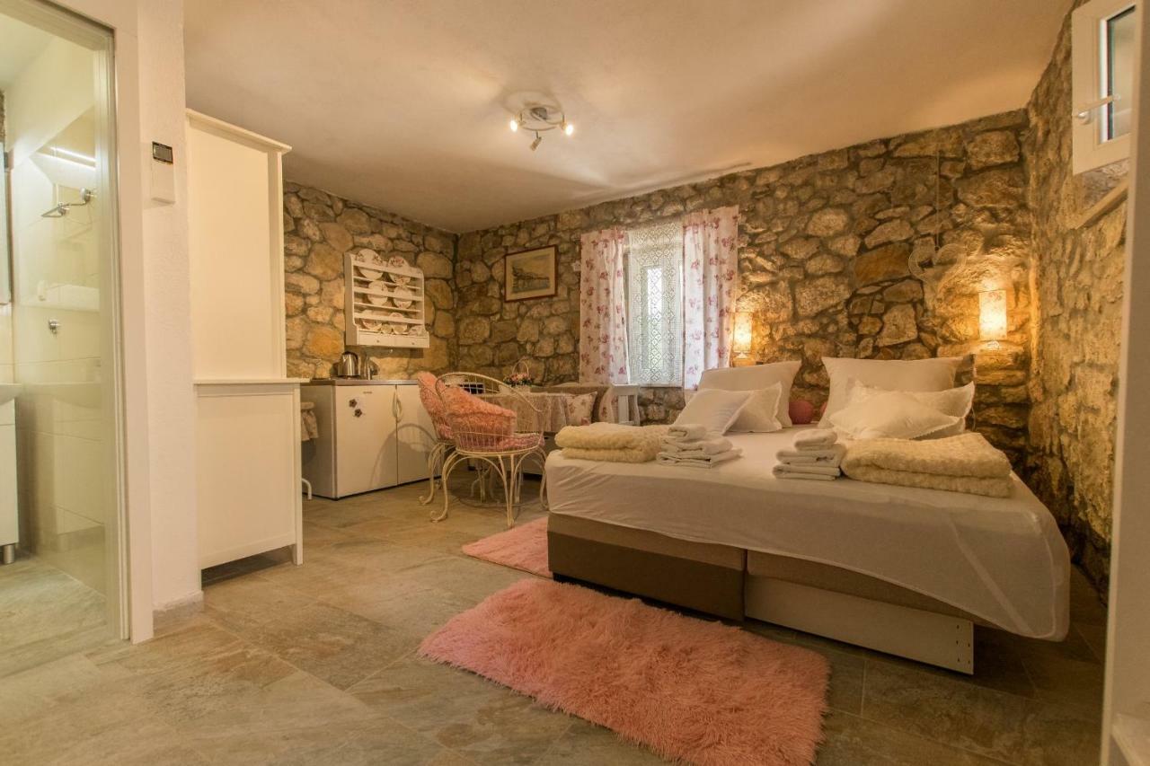 Holiday Home Godinj Donje Rascane Kültér fotó