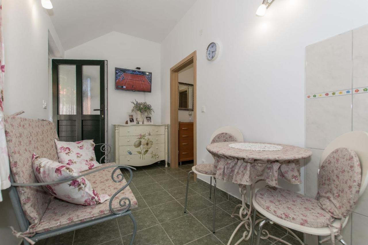 Holiday Home Godinj Donje Rascane Kültér fotó