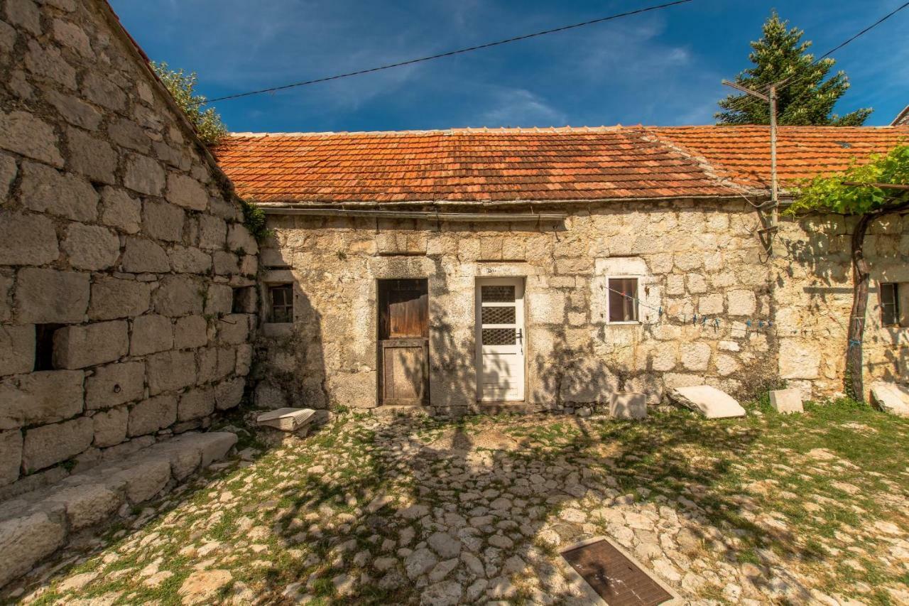 Holiday Home Godinj Donje Rascane Kültér fotó